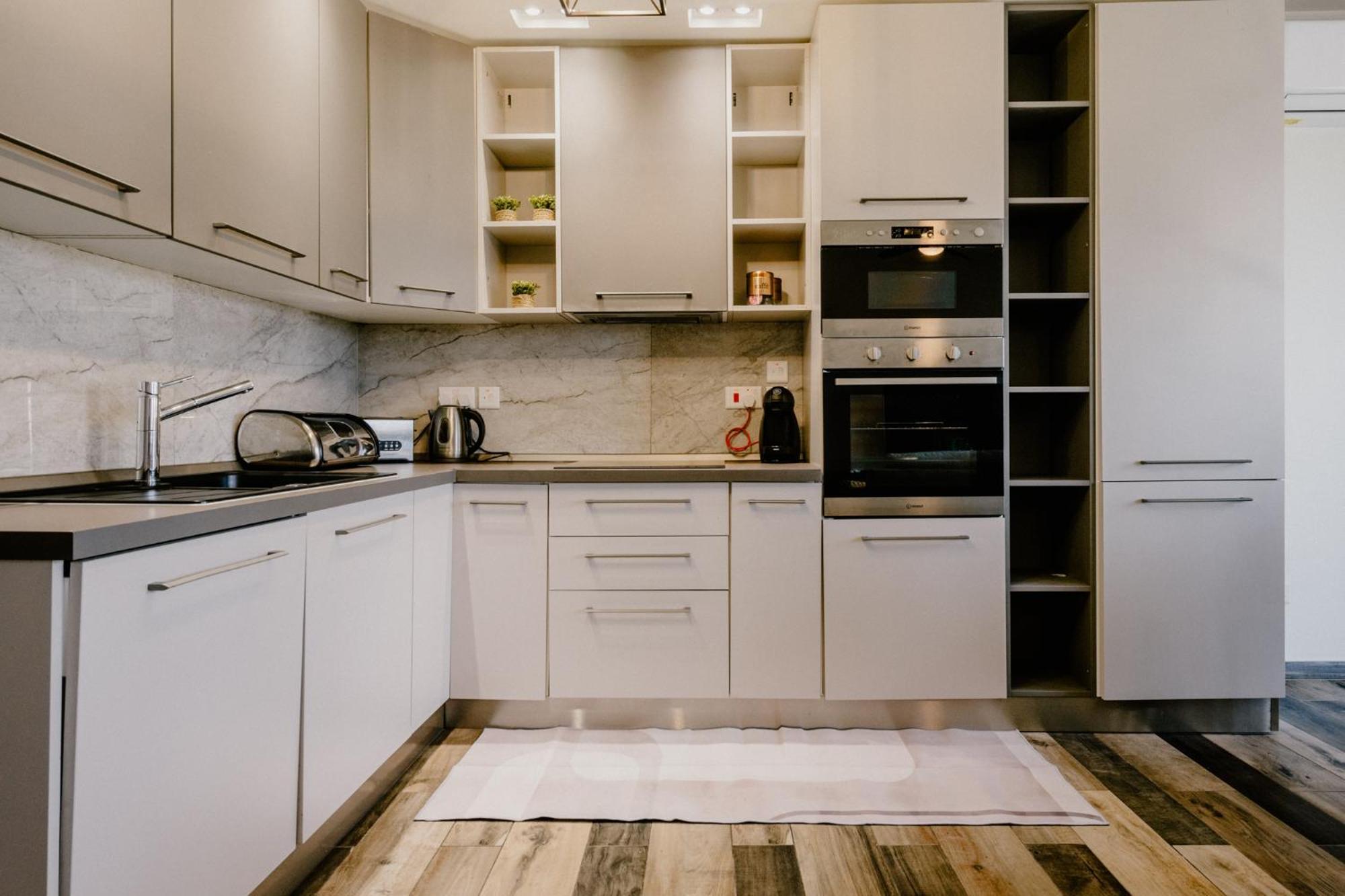 Apartment La88 Bayview Iii